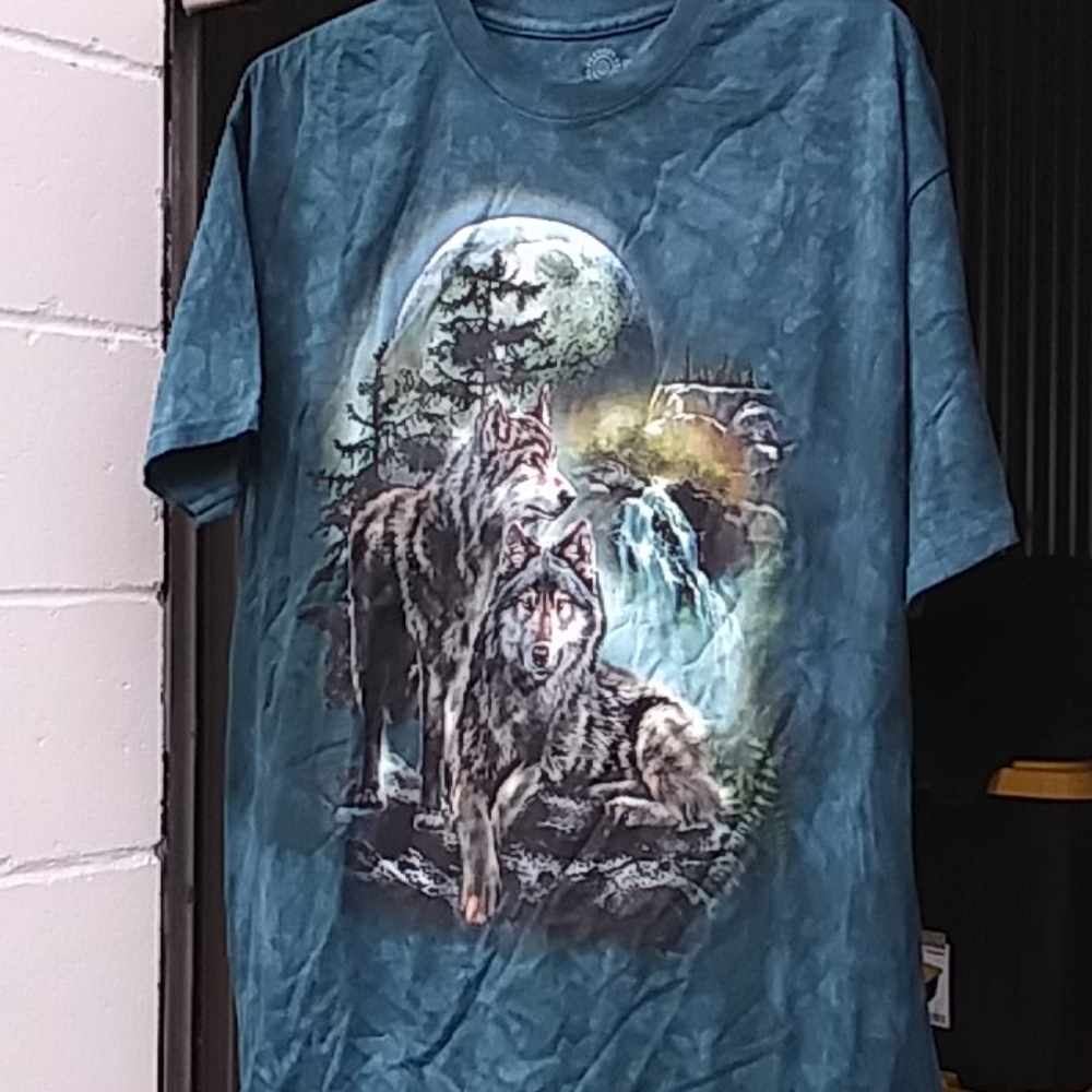Wolves earth Tee